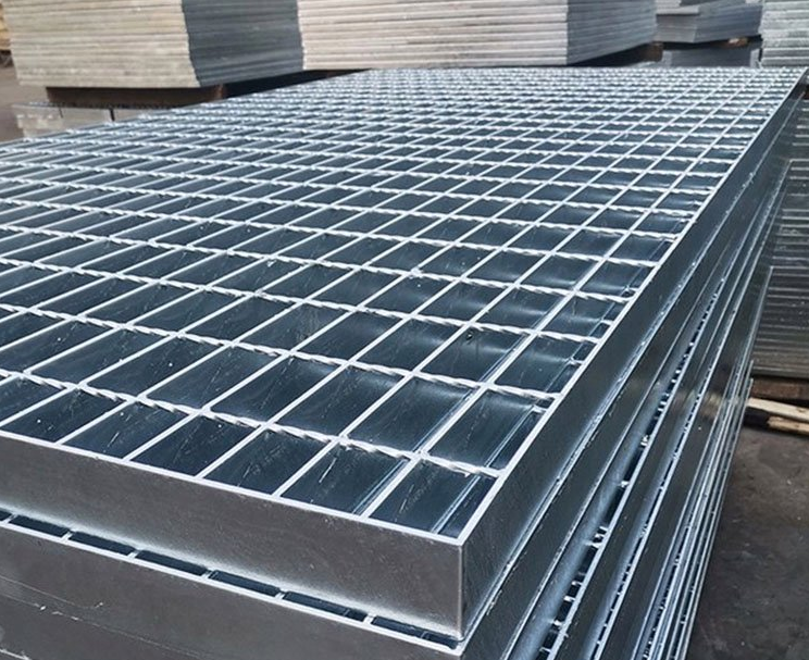 不銹鋼鋼格柵G504/40/100W，表面拋光處理，1.2米寬